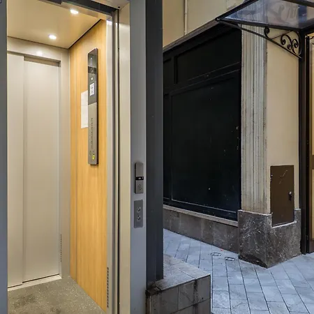 The Rent - One-bedroom Flat In Tritone Area Apartment Rome